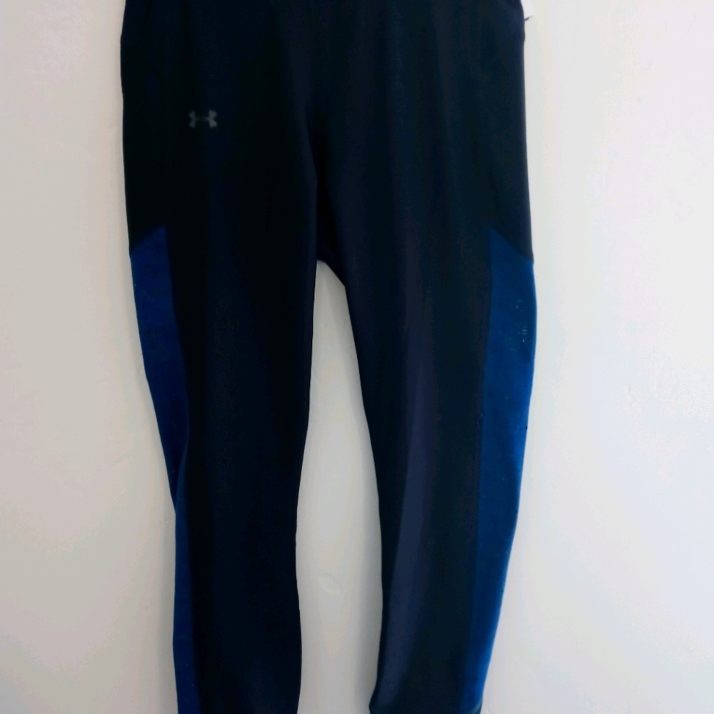 Under Armor reversible leggings.